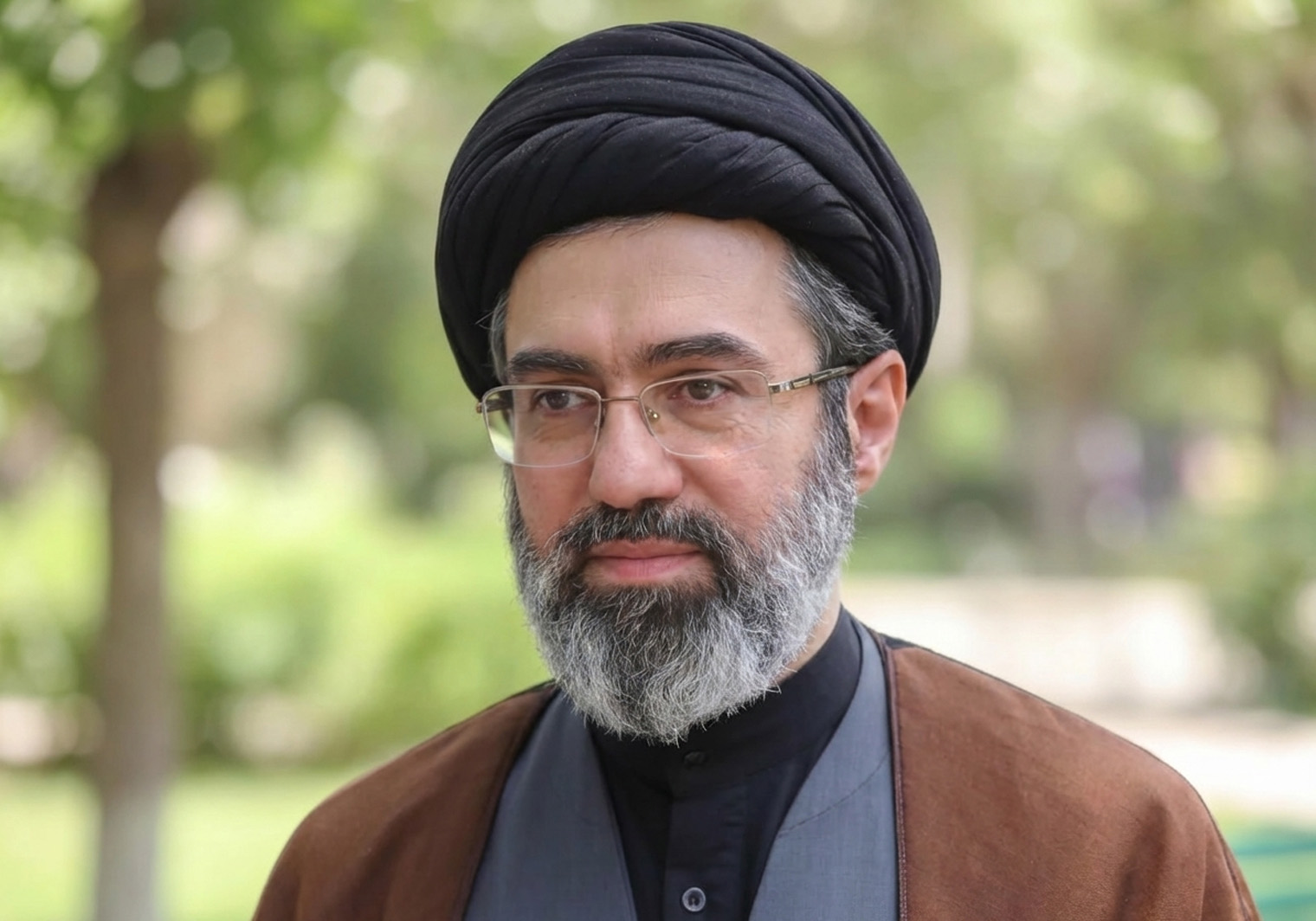 رهبر انقلاب اسلامی در پیام نوروزی خود ضمن تبریک سال نو و عید فطر تبیین کردند