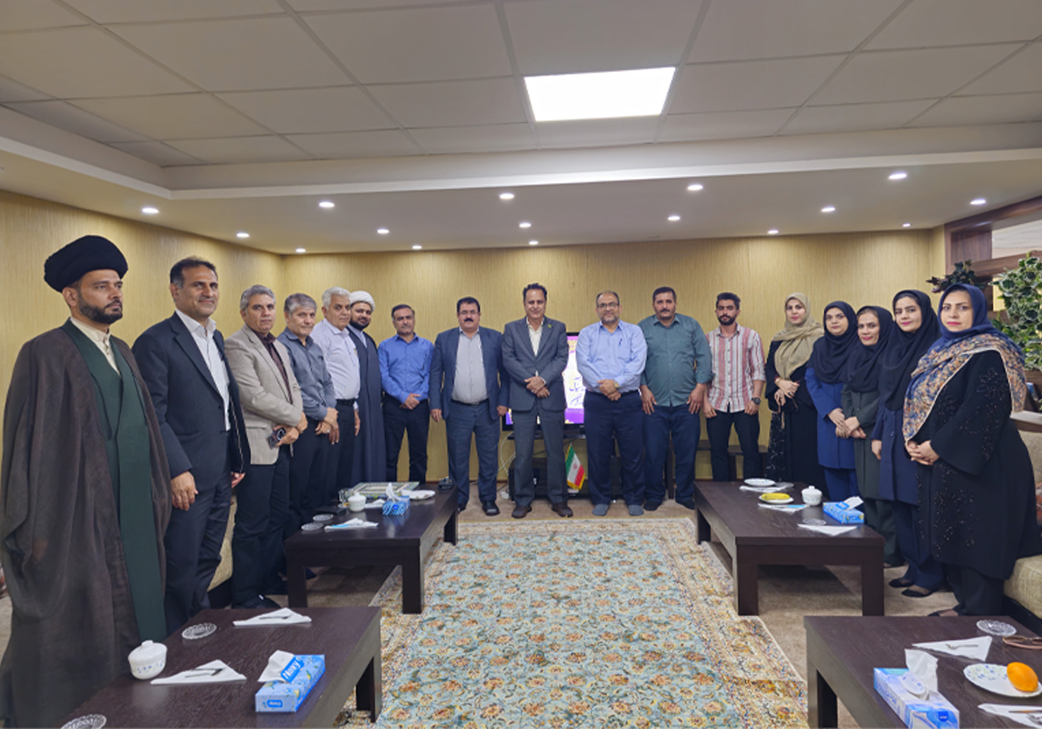 تجلیل از معلمان مدارس شهرک سازمانی دانیال نبی(ع) با حضور مدیرعامل شرکت کشت و صنعت امام خمینی(ره)