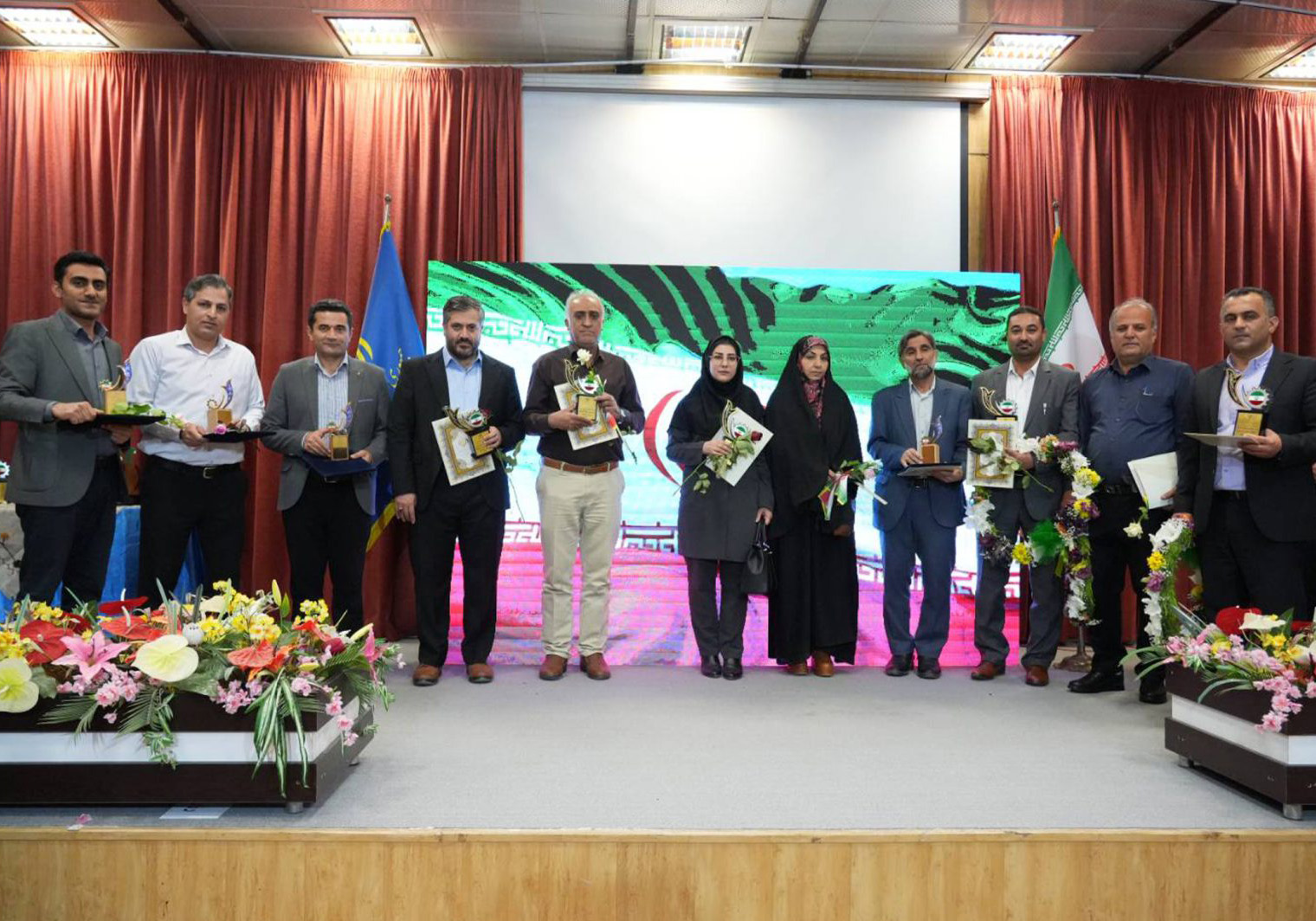 با کسب عناوین متعدد در بخش‌های کشاورزی، صنعت و خدمات جشنواره امتنان؛